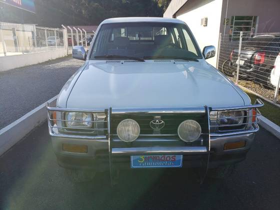 TOYOTA HILUX 2.8 SR5 4X4 CD 8V DIESEL 4P MANUAL TOYOTA HILUX 2.8 SR5 4X4 CD 8V DIESEL 4P MANUAL